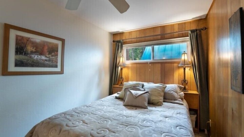 Cabin, 4 Bedrooms photo 2