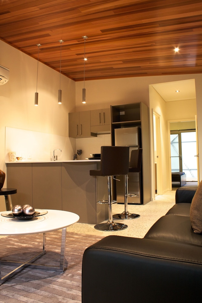 Standard Apartment, Non Smoking, Kitchen (1 bedroom Apartment) photo 2