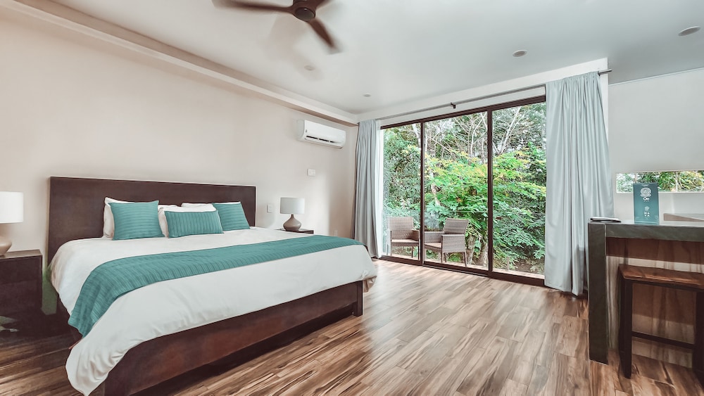 Jungle View Suite