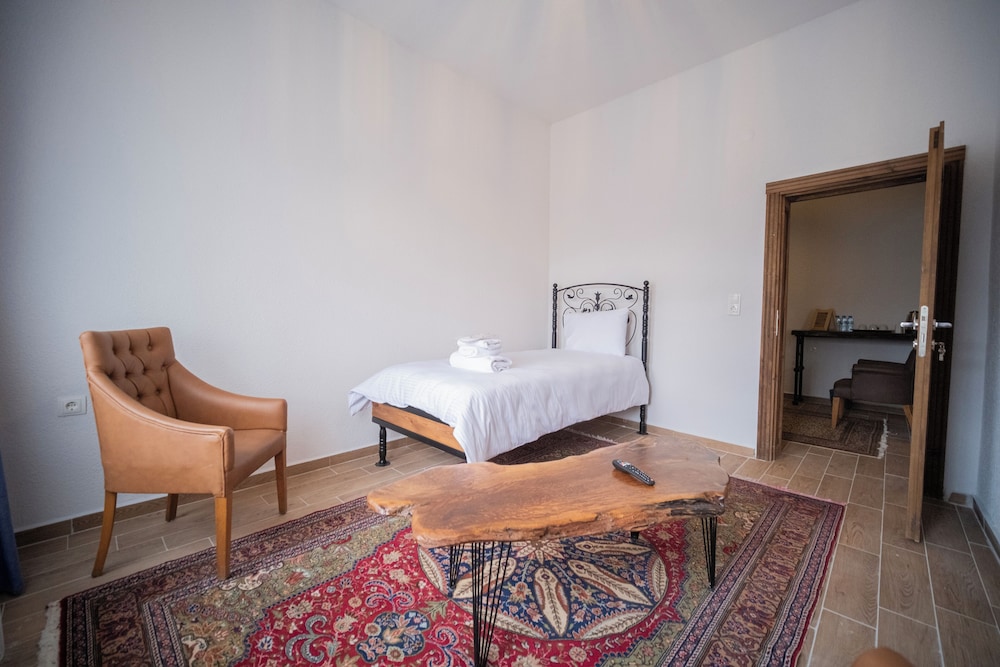 Comfort Triple Room With Balcony - Photo 14