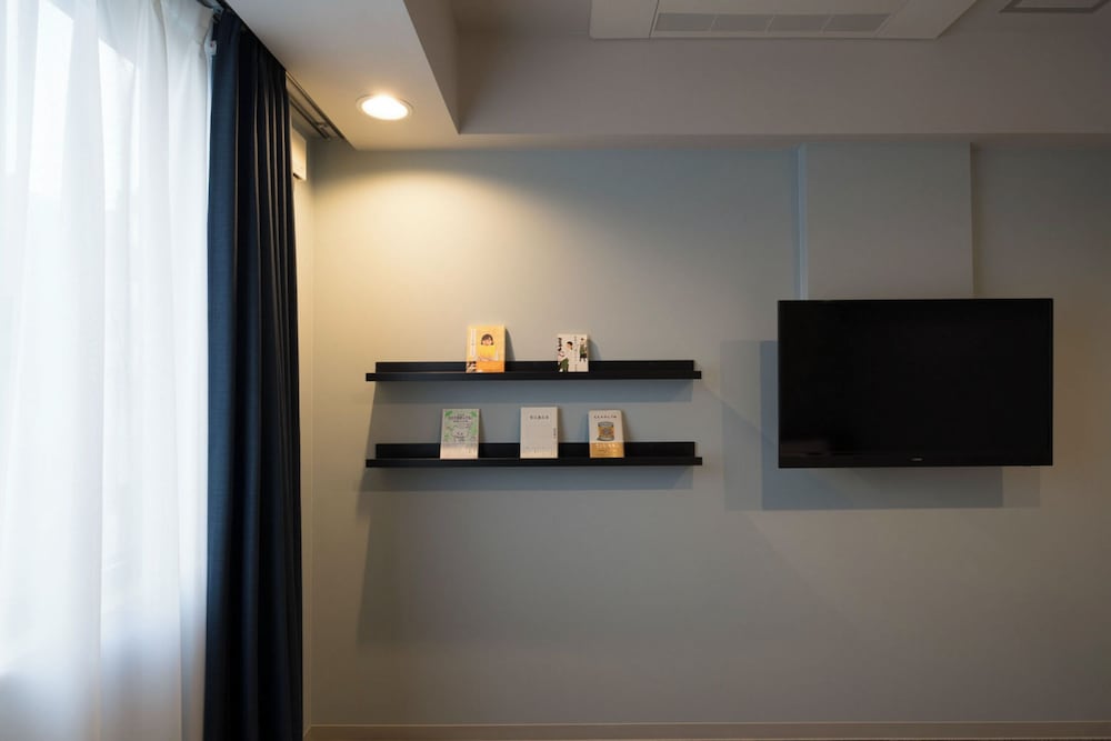 Twin Room - Photo 3