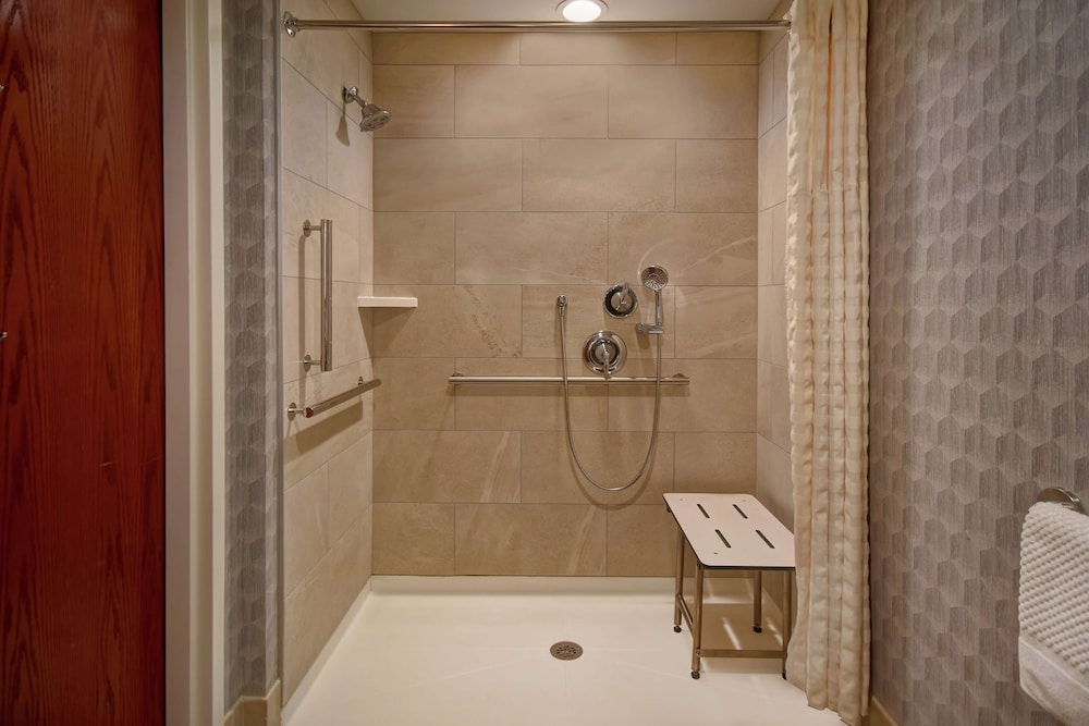 Suite, Accessible, Non Smoking - Photo 6