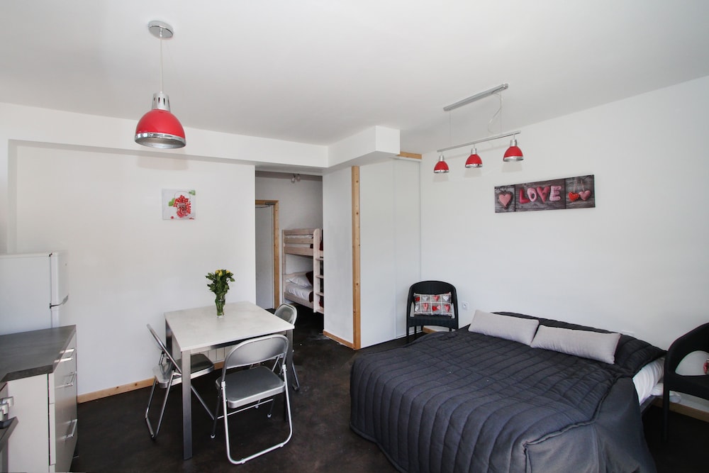 Apartment photo 2