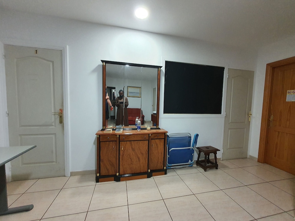 Dorama Private Room 3 wifi free shared toilet(DOS CAMAS DE 90x200 INDIVUDUALES)CON VISTA EXTRA GRAND photo 2
