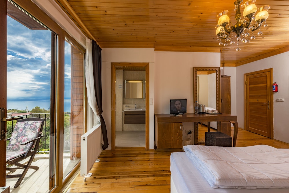 Deluxe Room, Fireplace, Sea View photo 1