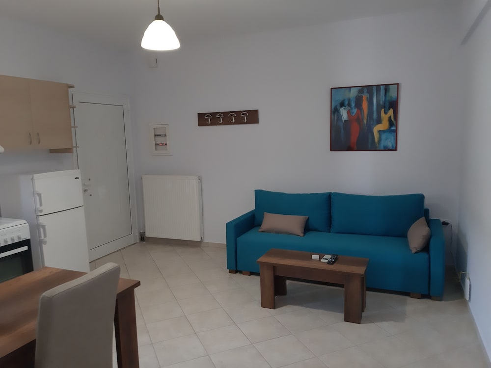 Basic Condo, 2 Bedrooms photo 2