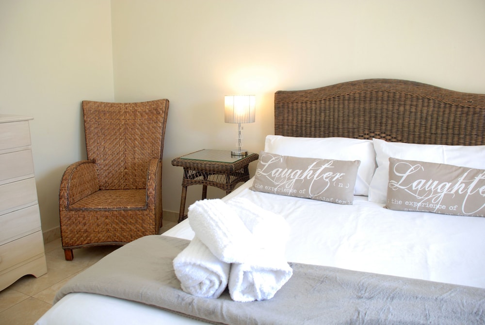 Family Room, 2 Bedrooms (Two Bedroom Suite with Garden View)