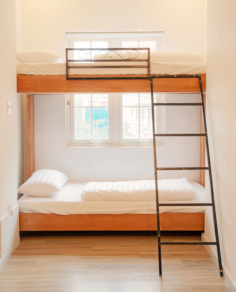 Standard Twin Room, City View