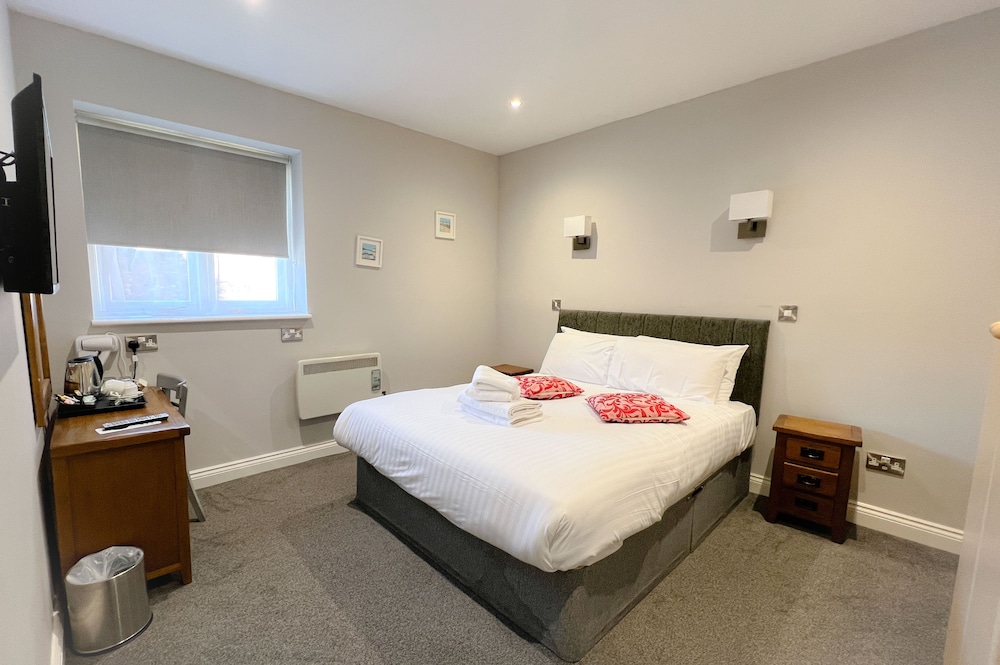 Family Classic Room, Double and Single Bed, no lift photo 2