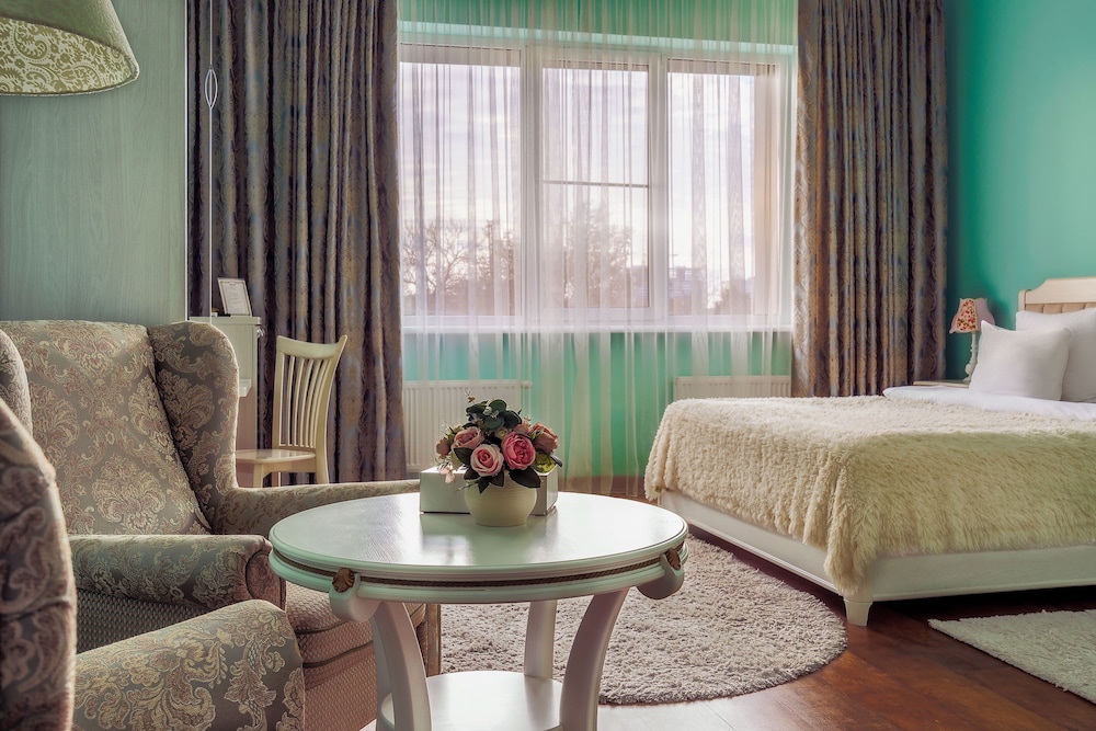 Large Double Room