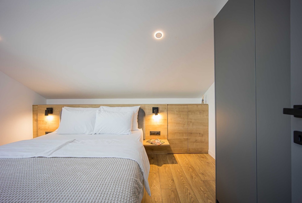 Exclusive Penthouse, 3 Bedrooms, Terrace, Sea View