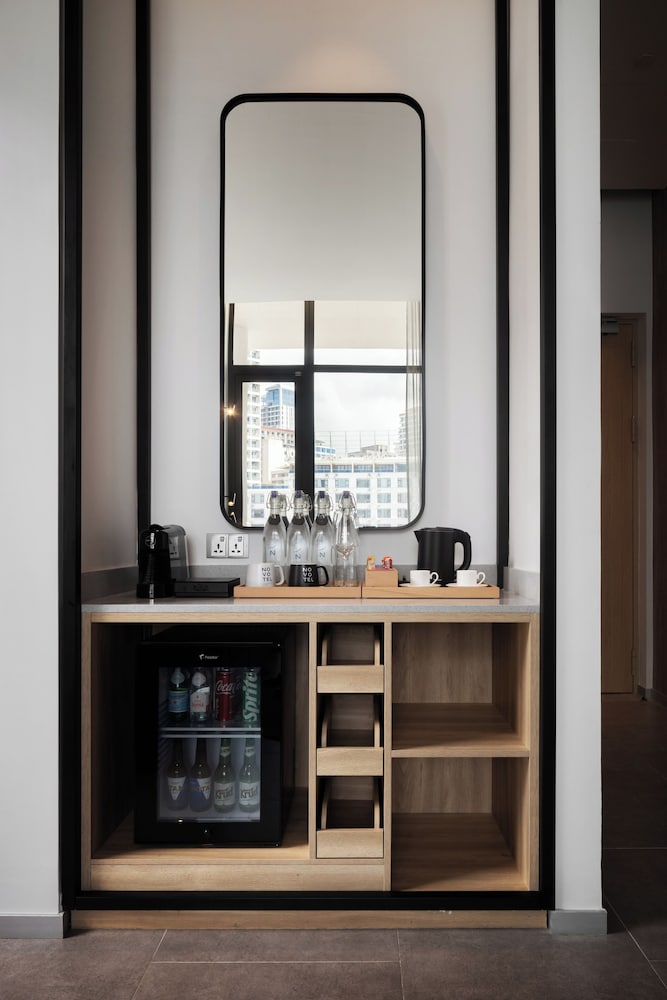 Standard Room, 1 Double Bed, City View - Photo 6