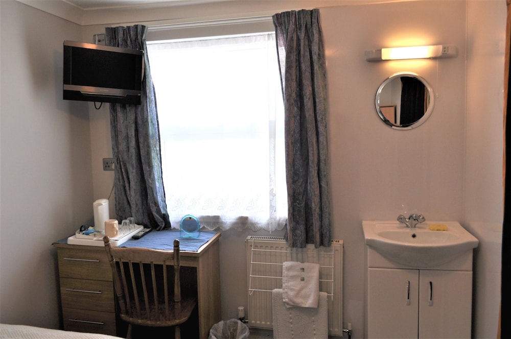 Single Room, Shared Bathroom