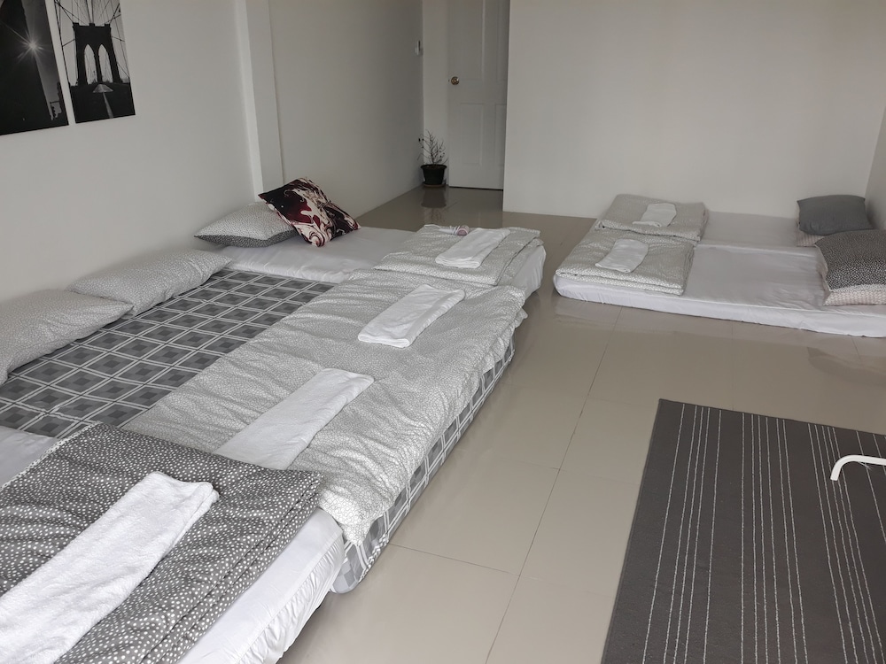 Comfort Townhome, Multiple Beds, Non Smoking photo 2