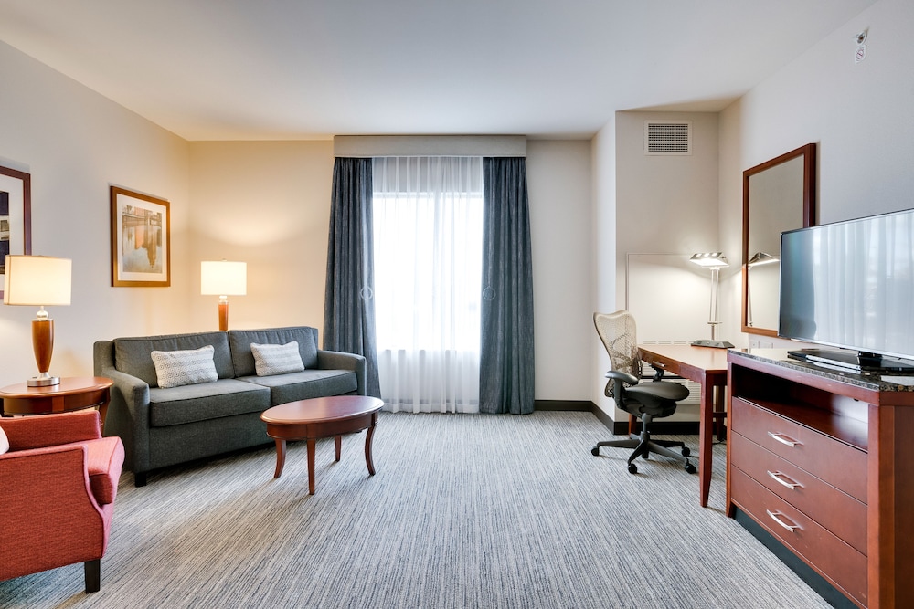 Suite, 1 King Bed, Jetted Tub photo 3