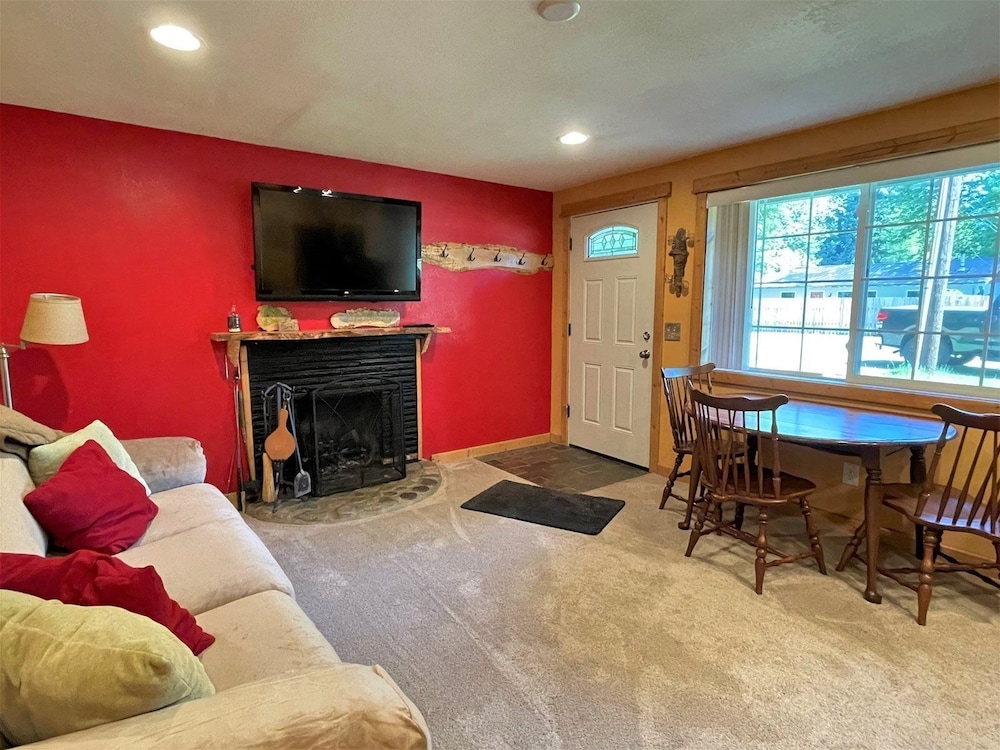 Cabin (Mountain View) photo 3