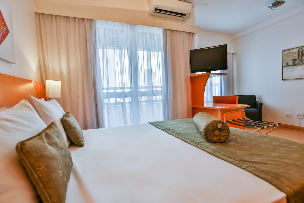 Standard Double Room, Non Smoking - Photo 3