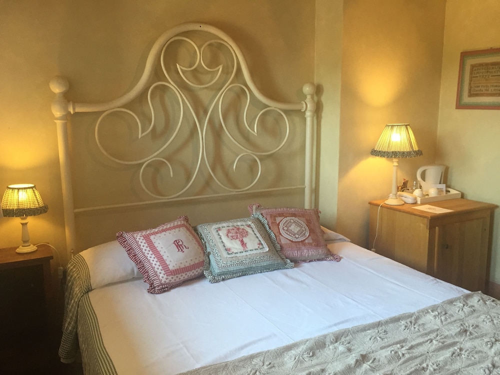Classic Double Room, Non Smoking photo 1