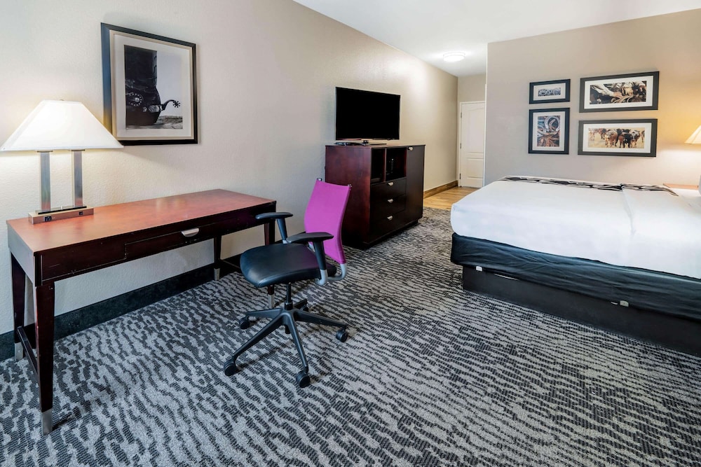 Room, 1 King Bed, Non Smoking - Photo 2