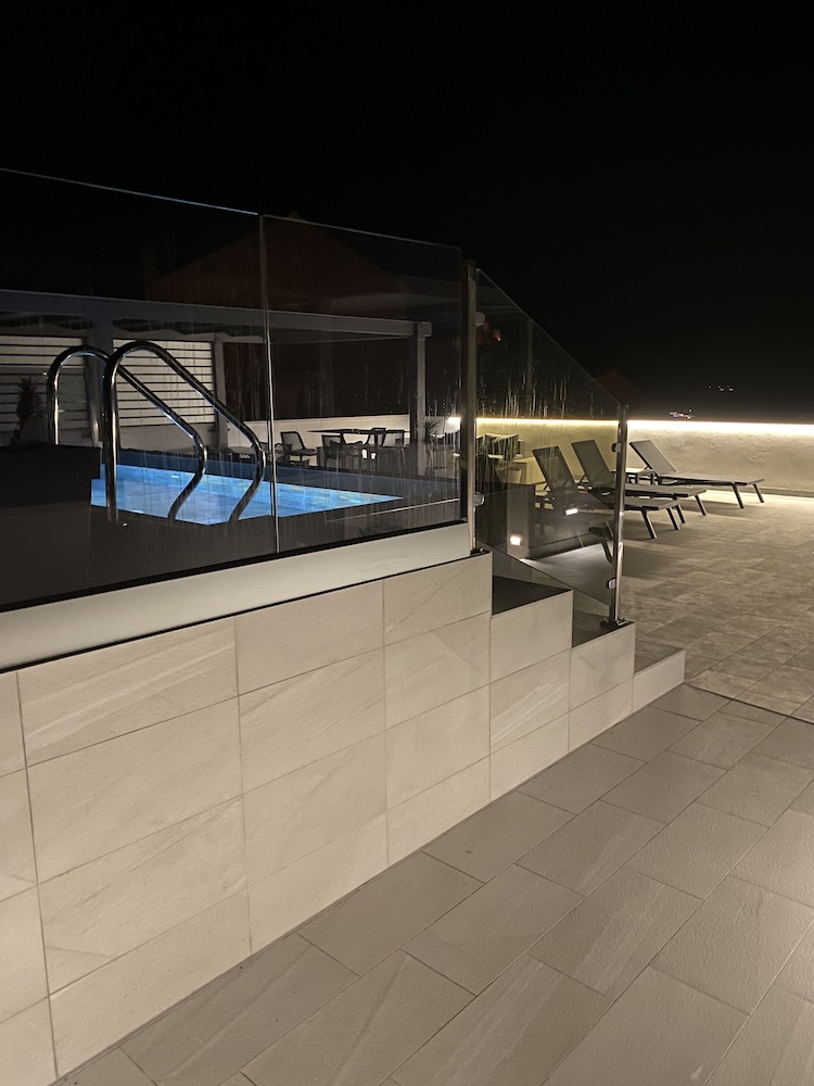 Luxury Apartment, 2 Bedrooms photo 2
