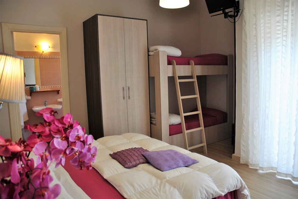 Quadruple Room, Balcony, Sea View