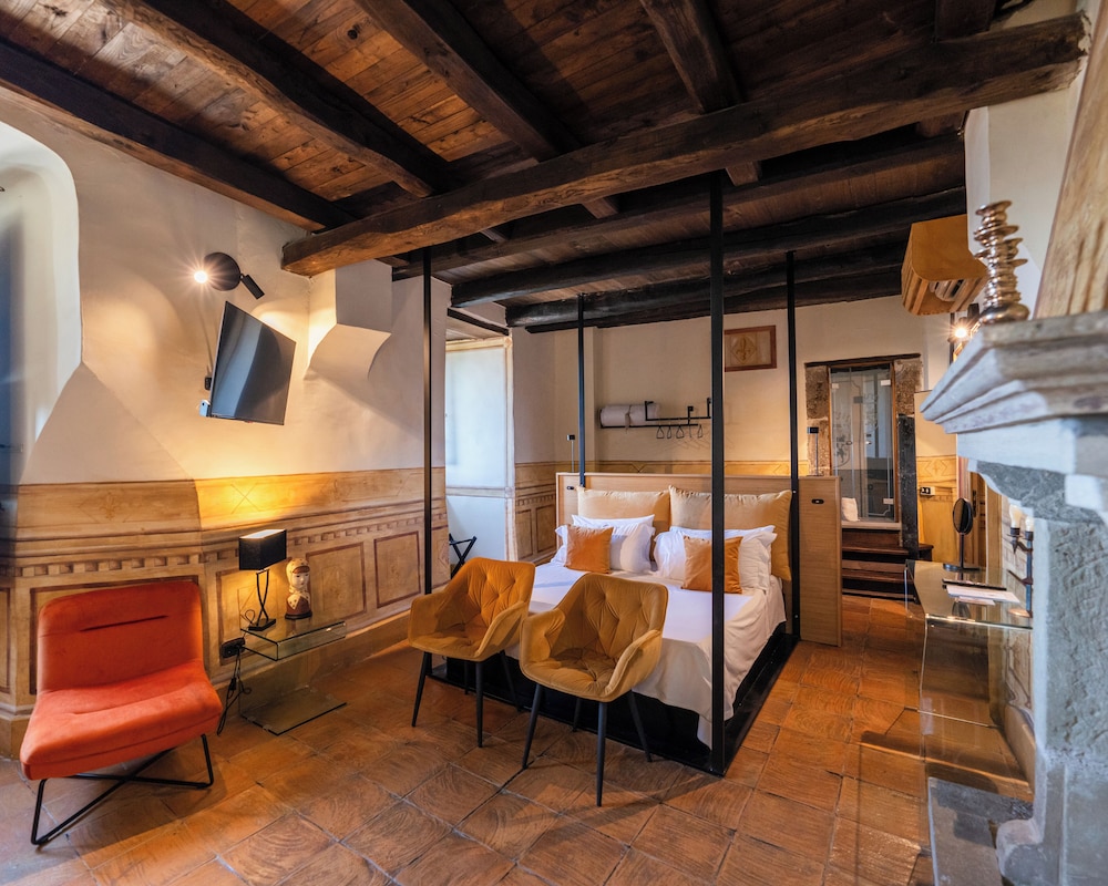 Luxury Suite photo 1