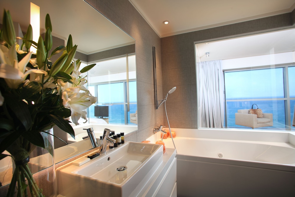 Executive Suite, 2 Bedrooms, Sea View photo 2