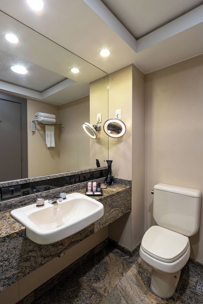 Executive Suite, 1 King Bed, Bathtub - Photo 12