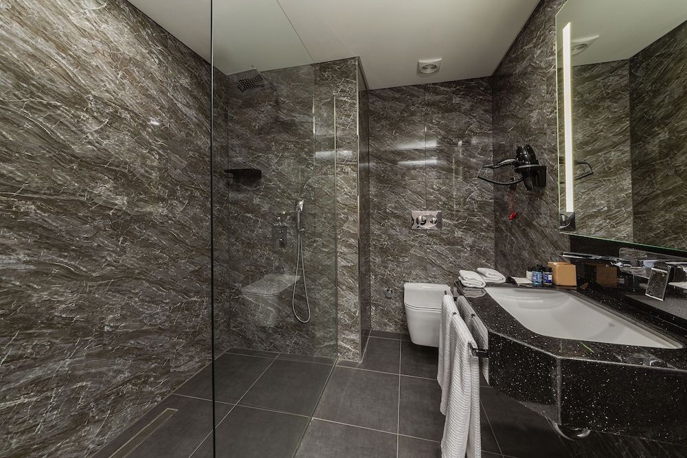 Standard Single Room thumbnail 6