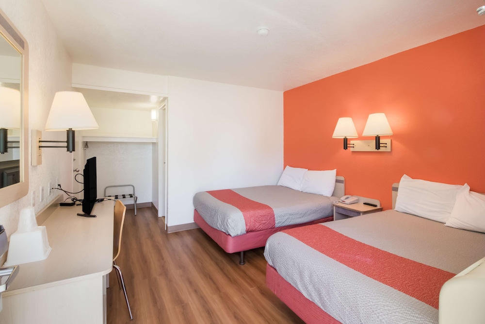 Standard Room, 2 Double Beds, Non Smoking, Refrigerator & Microwave photo 1
