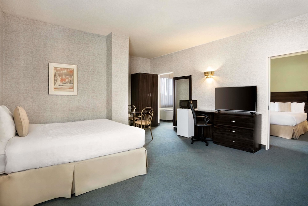 Deluxe Room, 1 Bedroom, Non Smoking - Photo 3