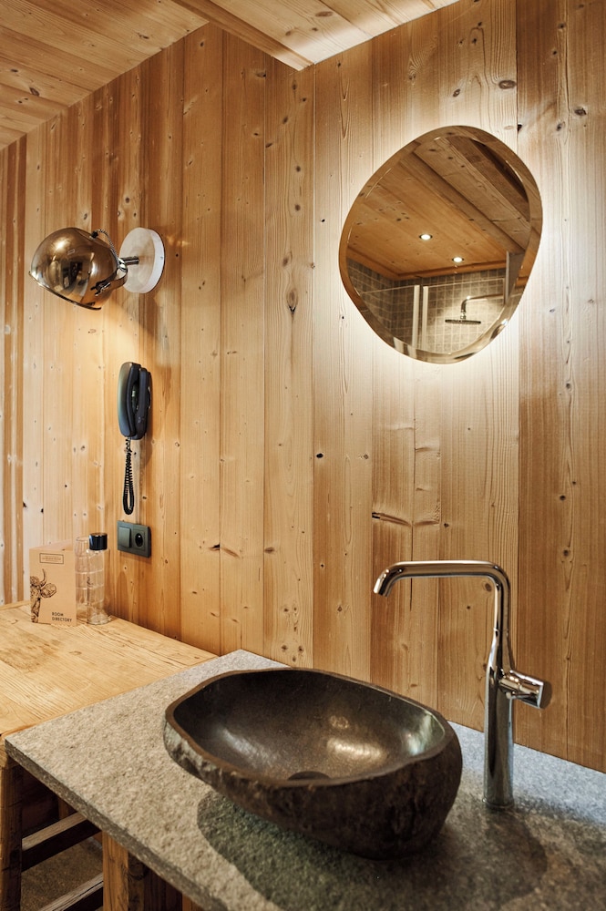 Standard Cabin photo 3