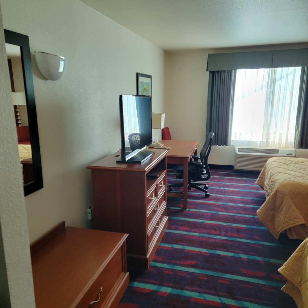 Room, 2 Queen Beds, Non Smoking photo 2