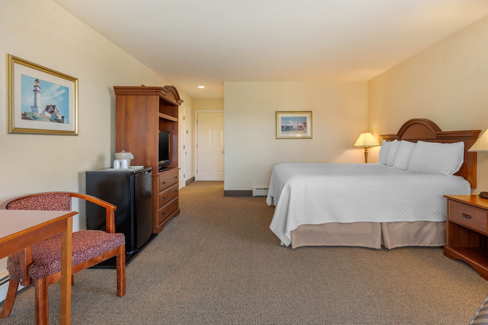 Luxury Room, 1 King Bed, Balcony photo 2