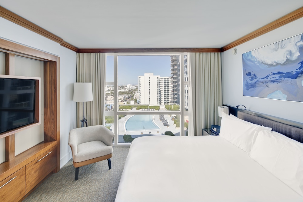 One Bedroom Luxury Apartment with One King Bed (Non Smoking) photo 1