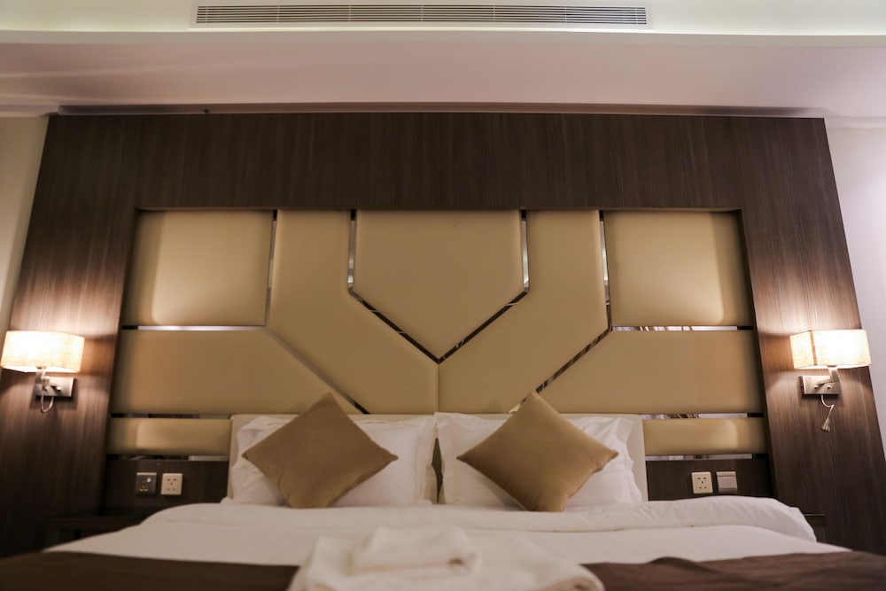 Deluxe Suite photo 2
