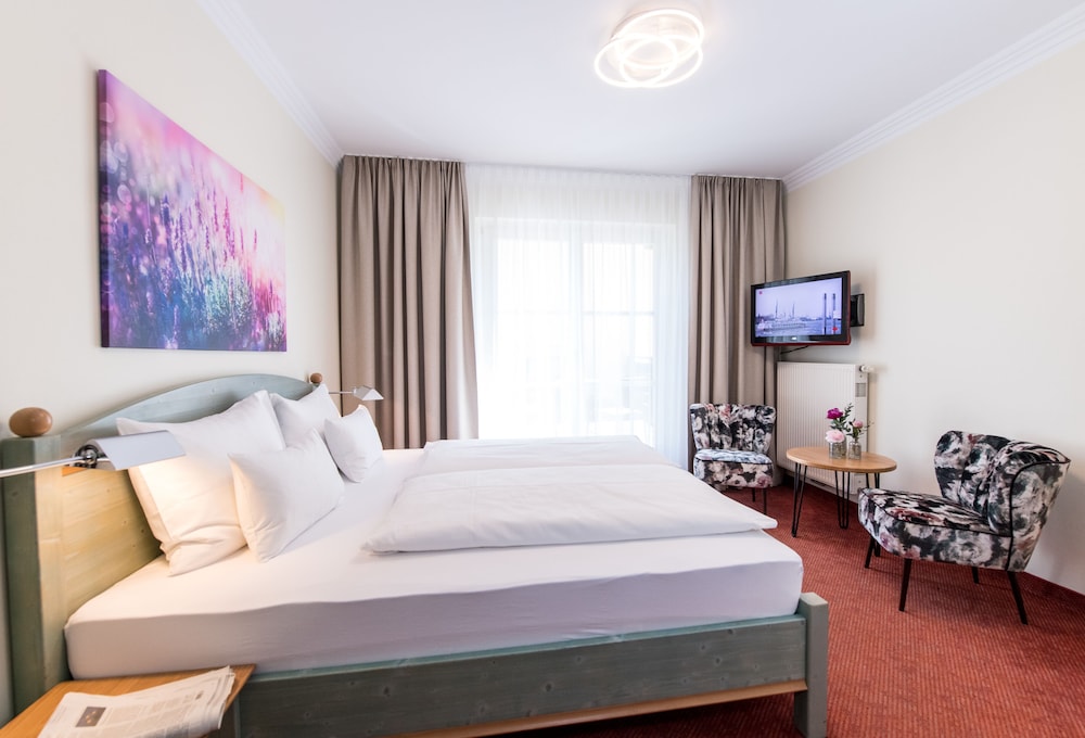 Standard Double Room, 1 Queen Bed, Balcony photo 1
