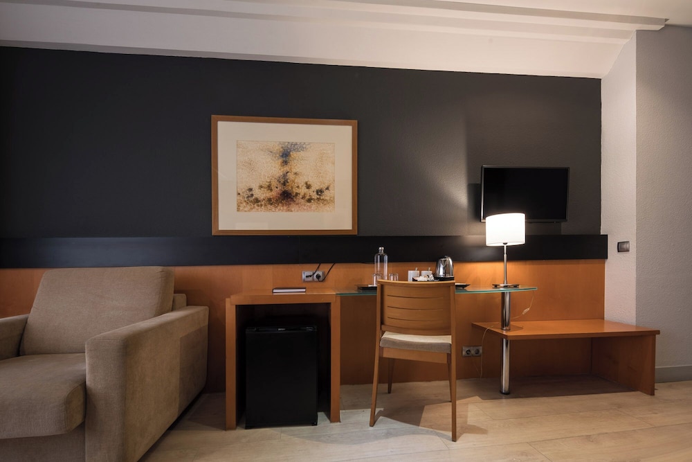 Family Room - Photo 3