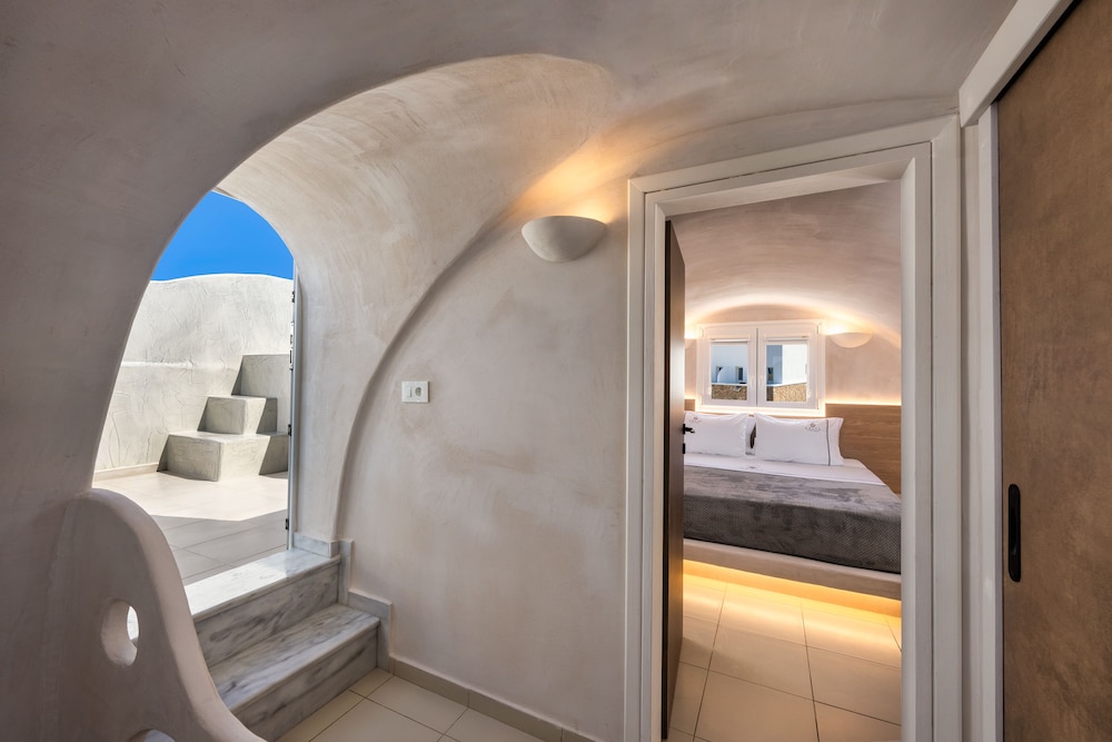 Master Suite, Sea View & Outdoor Hot Tub