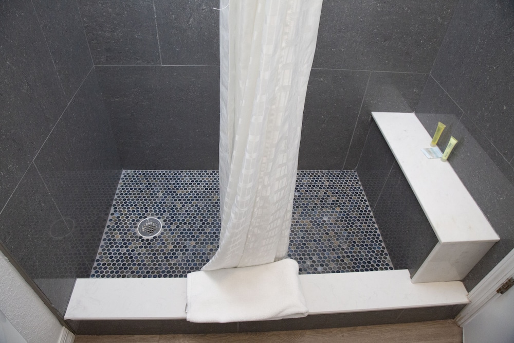2 Beds With Balcony - Photo 23