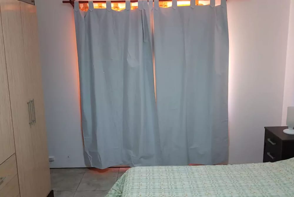 House, 2 Bedrooms photo 2