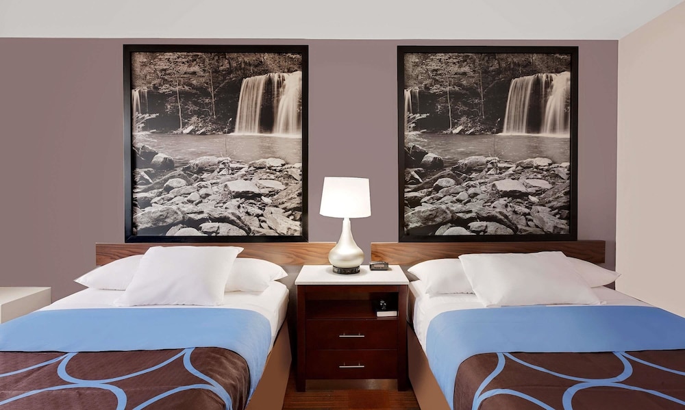 Upgraded, Double Room, 2 Double Beds, Refrigerator photo 3