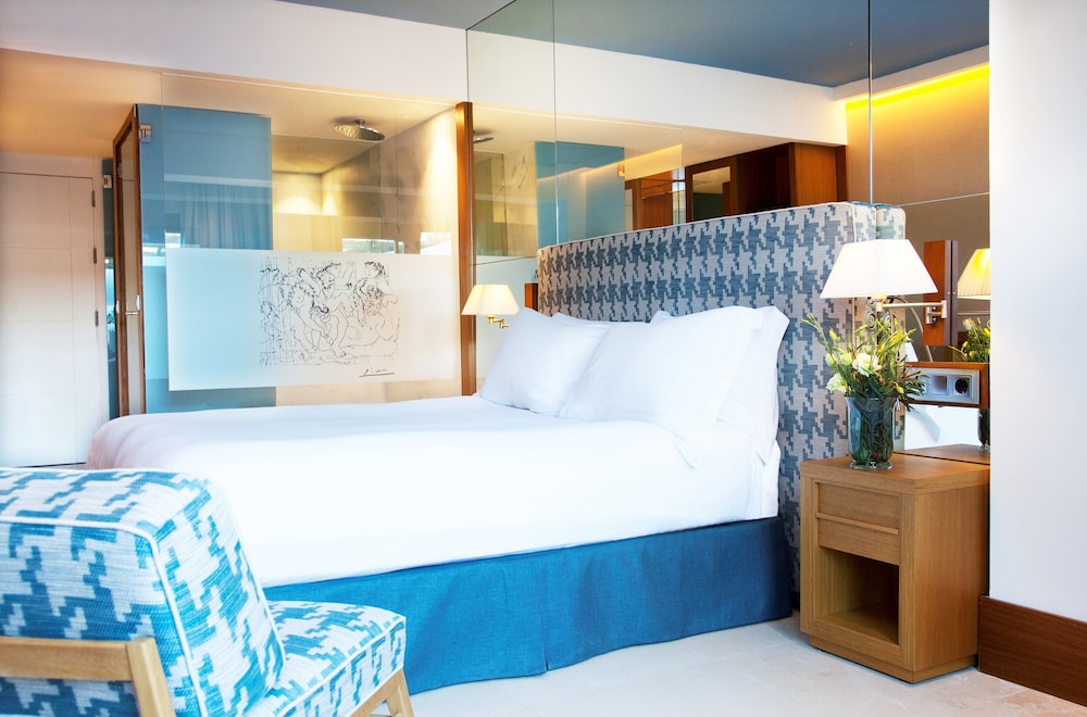 Deluxe Double Room, Private Pool - Photo 4