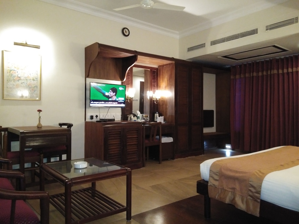 Executive Room - Photo 14