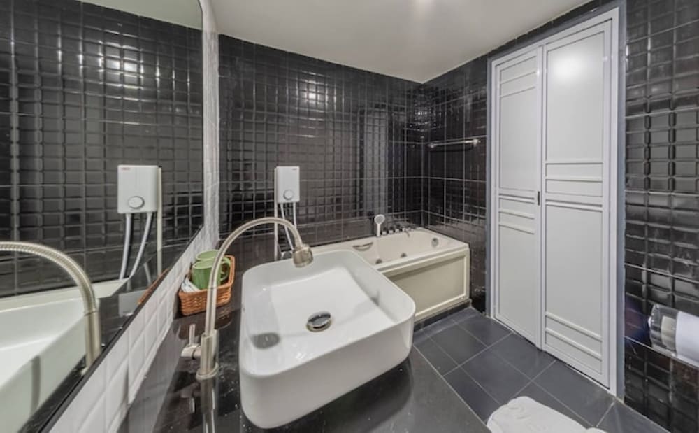 Superior Twin Room - Photo 7