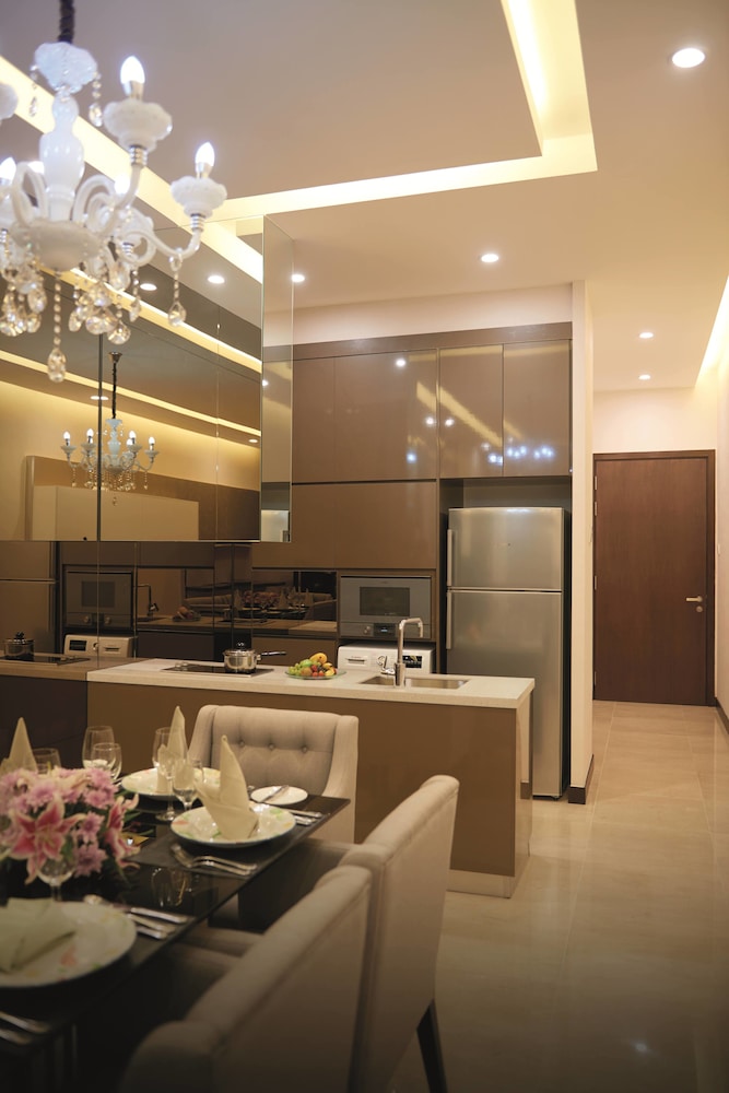 Two Bedroom Premier Suite Queen + Twin @ Residences photo 3