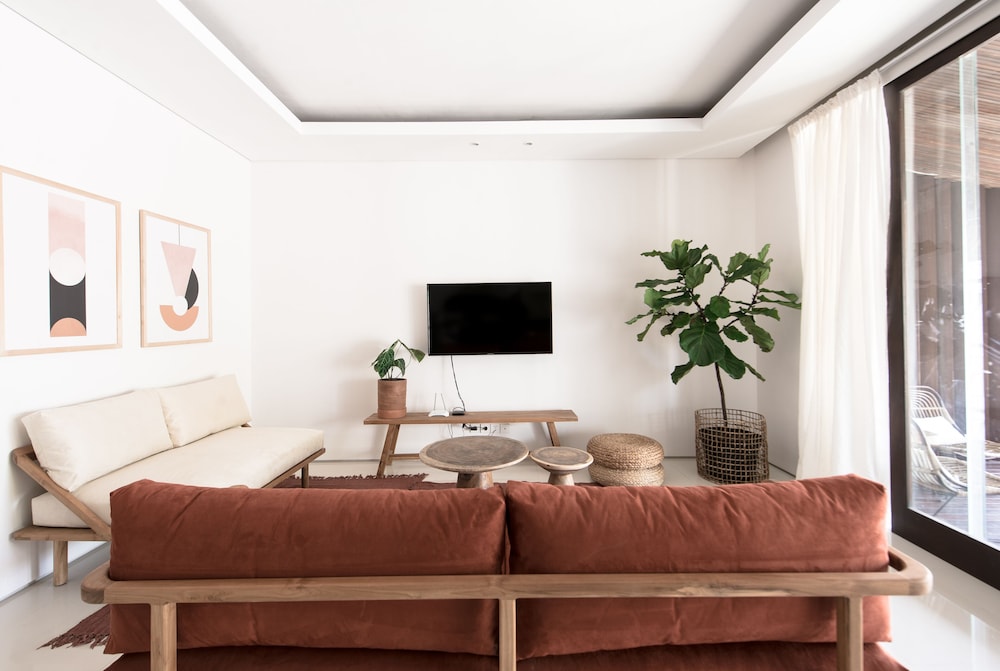 Suite, 2 Bedrooms - Photo 4