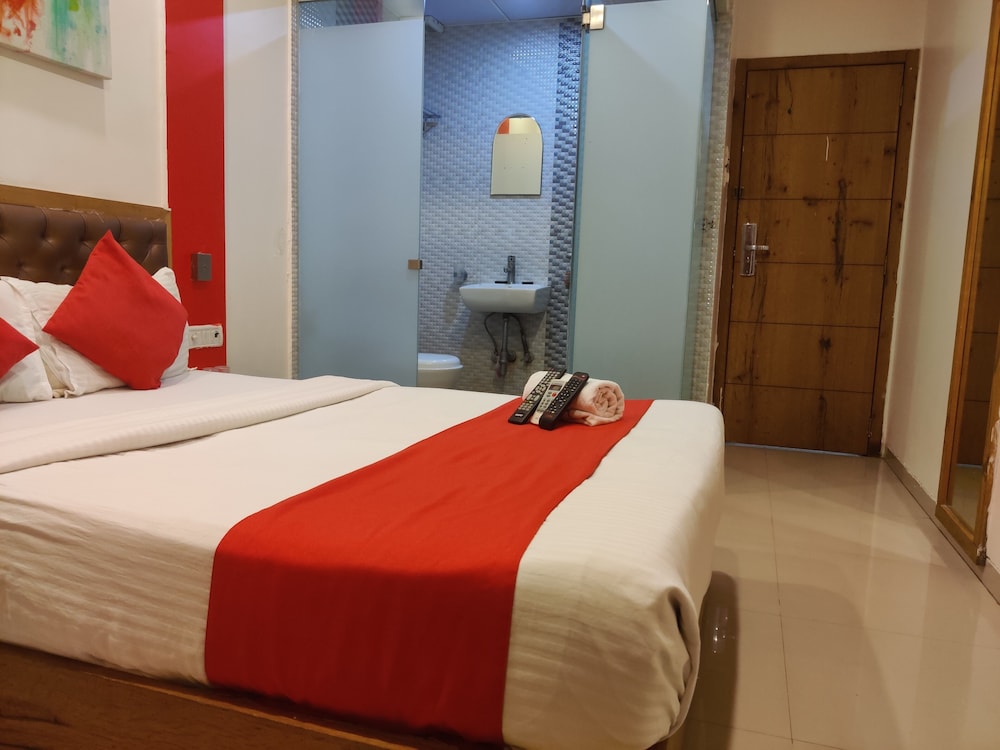 Deluxe Room - Photo 4