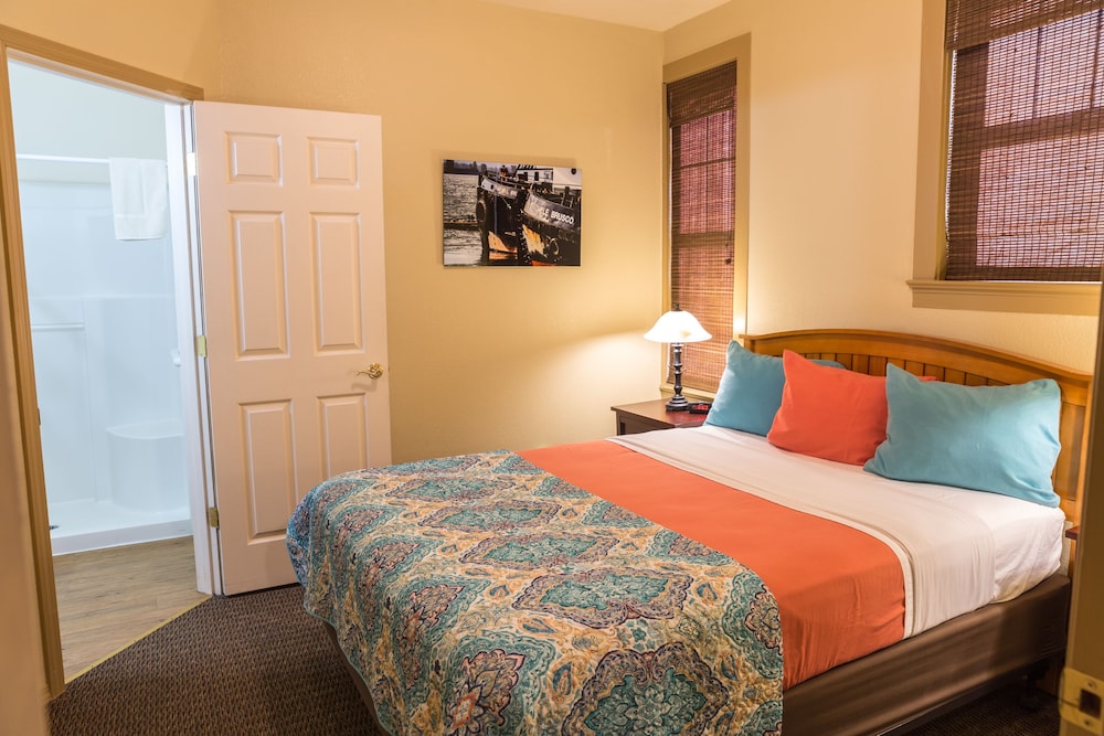Basic Suite, 1 Bedroom, Refrigerator, River View photo 3