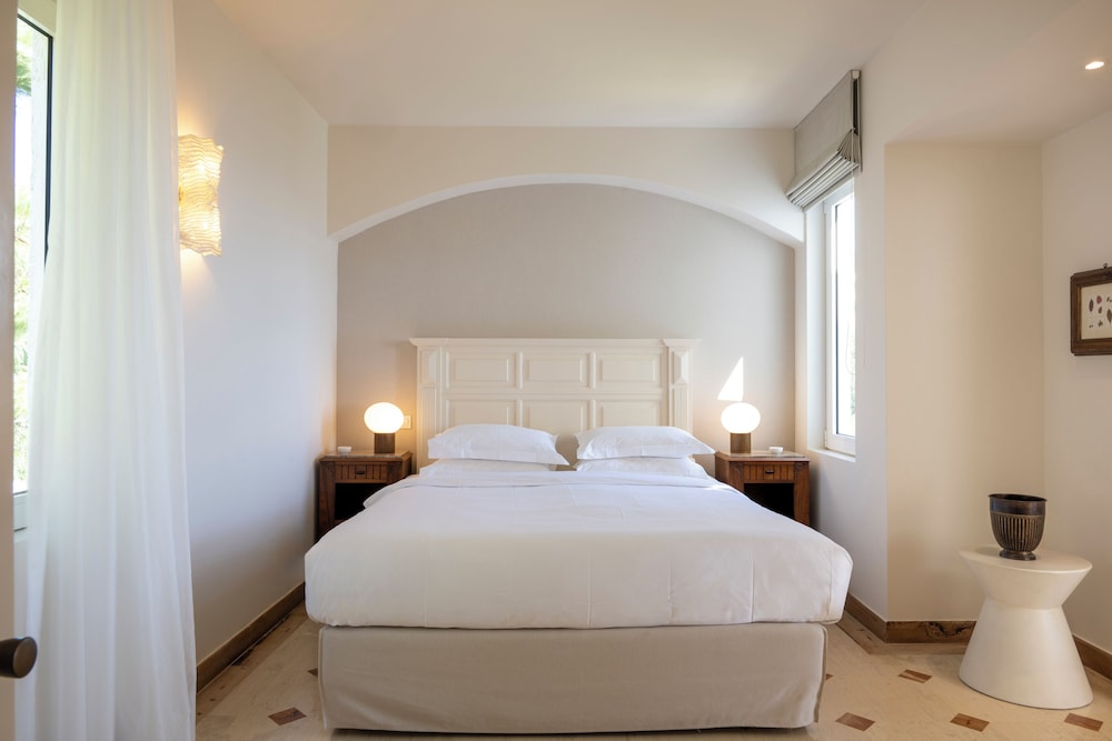 Two Bedroom Deluxe Family Suite with Sea View - Photo 1